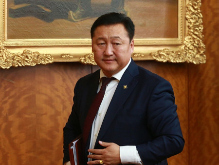 ​ Уснаас хуурай гарч л байвал...