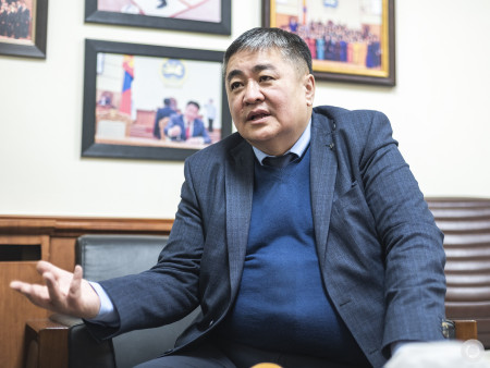 Ж.ГАНБАТ: Нягтлан бодогч Д.Алтанцэцэг нь урьдчилгаа төлбөрийн баталгаагүй 20.9 тэрбум төгрөг шилжүүлэхээр оруулж ирсэн