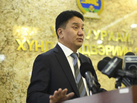 Салбараа мэдэхгүй сайд хэнд хэрэгтэй юм бэ...