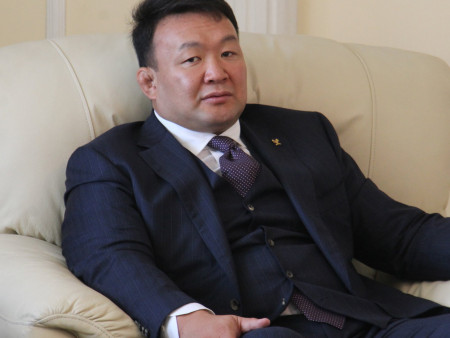 Н.Түвшинбаярт сар бүр 7.5 сая төгрөг төрөөс олгодгийг болиулна