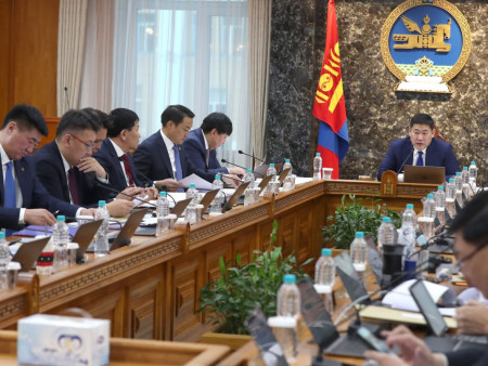 ШУУД: Засгийн газрын хуралдаанаас гаргасан шийдвэрийг танилцуулж байна