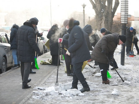 Аянд ард иргэд нэгдэж яагаад болохгүй гэж...