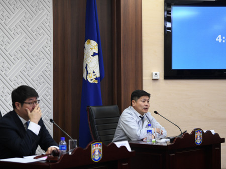 ТӨВ ЦЭНГЭЛДЭХ ХҮРЭЭЛЭНГ 100 ХУВЬ НИЙСЛЭЛИЙН ЭЗЭМШИЛД АВЛАА