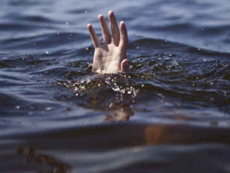 16 настай хүүхэд ХИЙМЭЛ НУУРАНД ЖИВЖ, НАС БАРЖЭЭ
