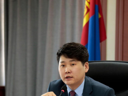 Дэд сайд парламентад дэндүү “жулдана”