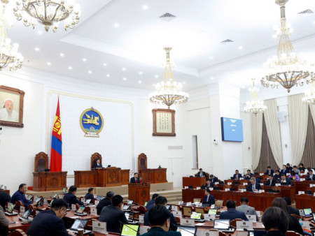 Таван гишүүн гадаад томилолттой байна