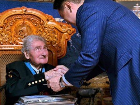 Эрдэнэтийн зэсийн ордыг нээсэн чех геологичид хүндэтгэл үзүүллээ
