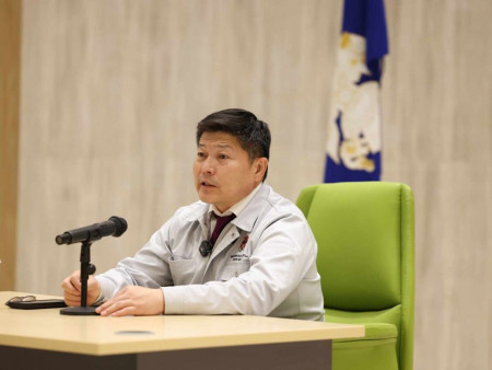 Монголд ирэх жуулчдыг автобусаар тосож, нэгдүгээр эгнээгээр зорчуулна