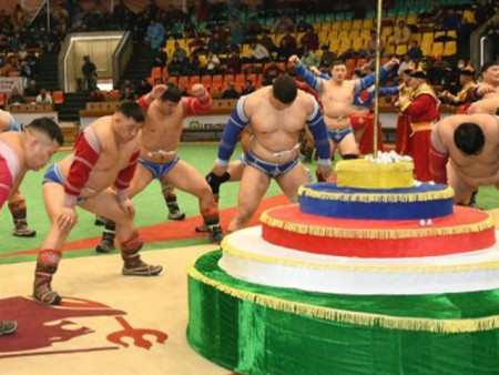 Маршал Х.Чойбалсангийн нэрэмжит улс, аймгийн цолтой бөхийн барилдаан болно