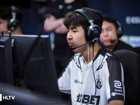 The MongolZ шигшээ шатанд 