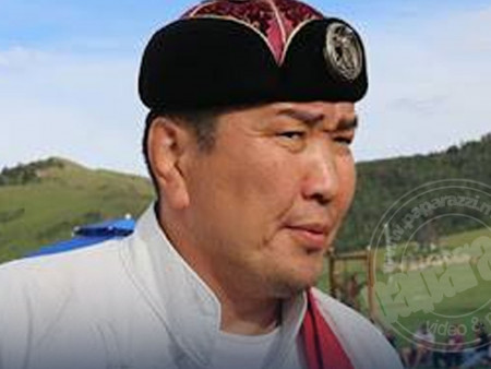 Н.Учрал, Н.Тэгшбаяр нарын амь насанд заналхийлсэн Улсын харцага Г.Ганхуягийн гэрээс олон тооны буу, зэвсэг олджээ