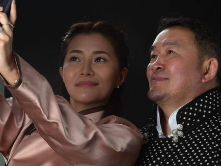 Х.Баттулгын охин Б.Намууны хамаарал бүхий компанид захиалга өгөөд залилуулсан гэх иргэд ХЗДХ-ийн сайдад шаардлага хүргүүллээ