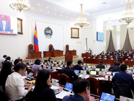 Зөвшөөрлийн тухай хуульд нэмэлт, өөрчлөлт оруулах тухай хуулийн төслийн эцсийн хэлэлцүүлгийг хийлээ