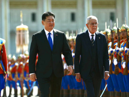 Бүгд Найрамдах Австри Улсын Ерөнхийлөгчийг албан ёсоор угтаж авлаа