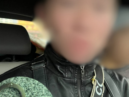 Бага насны хүүхдийг 