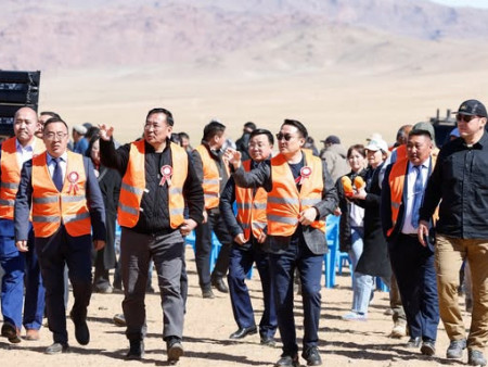 Завхан аймгийн Алдархаан сумаас Цагаанхайрхан сум, Алтай чиглэлийн 40 км авто зам баригдаж эхэллээ