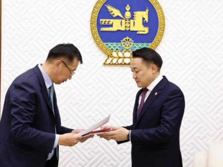 Хот, тосгоны эрх зүйн байдлын тухай хуульд өөрчлөлт оруулах тухай хуулийн төсөл өргөн мэдүүллээ