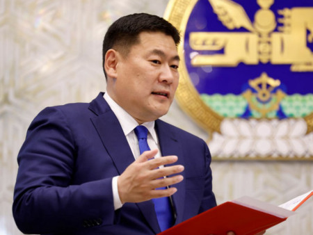 Л.Оюун-Эрдэнийн оронд хэн гэдэг “чих зөөлөн” эрхэм Ерөнхий сайд болох вэ?