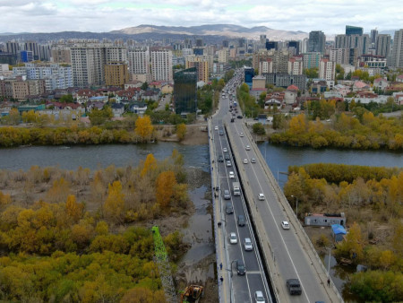 Зайсангийн зүүн гүүрийг ирэх сард барьж дуусгана