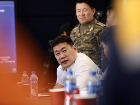 THE GUARDIAN: Монгол Улсын Ерөнхий сайд эсэргүүцлийн эсрэг итгэлийн санал хураалт явуулах гэж байна