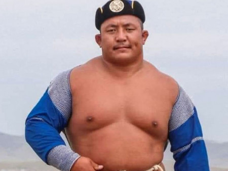 Улсын заан Б.Бат-Өлзий бөхчүүдийн чансааг тэргүүлж байна