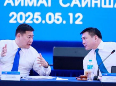 С.Амарсайхан: Говийн бүсийн зөвөлгөөнөөр дэд бүтэц, эрчим хүч, аялал жуулчлал гээд олон асуудлаар газар дээр нь шийдвэр гаргалаа