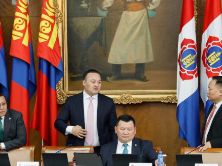 УИХ дахь МАН-ын бүлэг Хөгжлийн банкны тухай хуулийн шинэчилсэн найруулгын төслийн урьдчилсан танилцуулгыг сонслоо