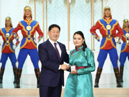 Энэ жил улсын хэмжээнд 14,486 ээж Алдарт эхийн одон хүртэж байна