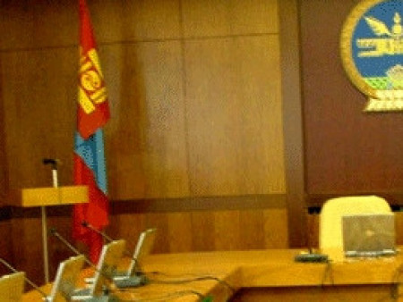 Засгийн газрыг хэн мэдээд байгаа нь мэдэгдэхээ болив