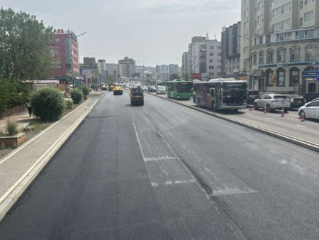 Их тойруугийн авто замын хэсэгчилсэн засварын ажлыг гүйцэтгэж байна