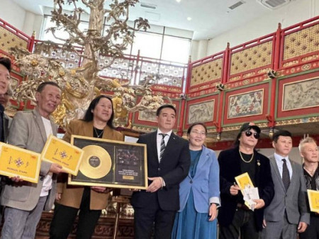 “Хурд хамтлаг” шуудангийн маркийн нээлт болж байна