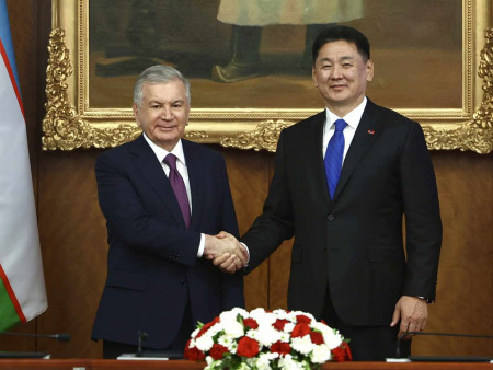 Ерөнхийлөгч У.Хүрэлсүх, Ш.Мирзиёев нар албан ёсны хэлэлцээ хийлээ