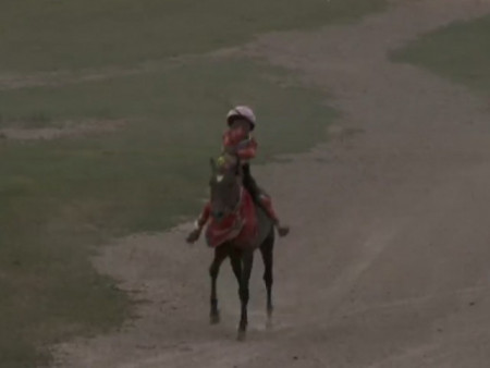 Төв аймгийн Заамар сумын харьяат Э.Бямбанямын бор шүдлэн түрүүллээ