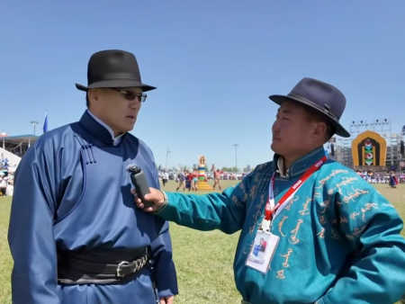 Монгол Улсын аварга Д.Сумъяабазар: Олон жил улсын баяр наадамд барилдахдаа Өвөрхангай аймгийнх гэж дуудагдаж ирсэн тул энэ барилдааны бөхийн байг даалаа