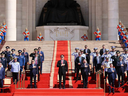 “Төрийн далбааны өдөр”-т зориулсан цэргийн ёслолын жагсаал боллоо