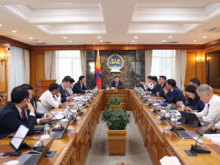 Баруун бүсийн эрчим хүчний есөн компанийг нэгтгэж дөрөв болголоо