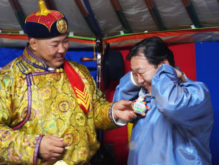 Улсын аварга О.Хангайг “Автотээвэр-100 жил“ ойн медаль, 10 сая төгрөгөөр шагнажээ