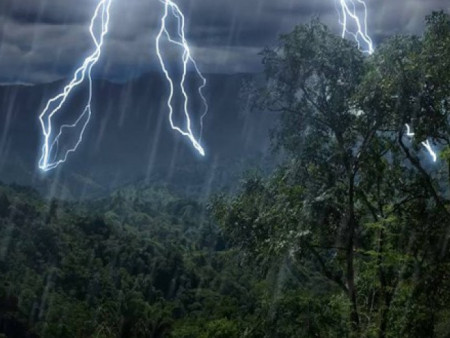 Энэ сарын 27нд нутгийн ихэнх хэсгээр дуу цахилгаантай, аадар бороо орно