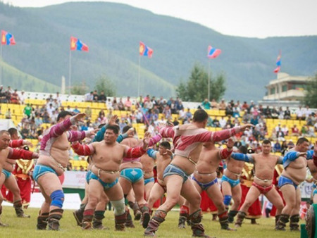 Үндэсний их баяр наадамд зодголох бөхчүүдийн бүртгэл даваа гарагт эхэлнэ