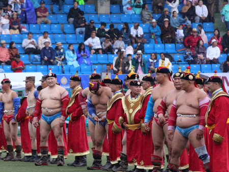 Үндэсний их баяр наадмаар таван аварга цолтон зодоглоно