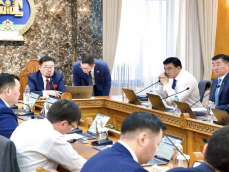 Засгийн газрын ээлжит хуралдаан болж байна