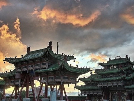 Богд хааны Хүрэн ордны хажуу талын гэр бүлийн хэрэгцээний зориулалтаар иргэнд өмчлүүлсэн шийдвэр хууль тогтоомжид нийцсэн эсэхийг шалгуулахыг ҮҮРЭГДЛЭЭ