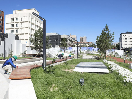 Урт цагаан цэцэрлэгт хүрээлэнгийн далд зогсоол болон тохижилтын ажлын нийт явц 82 хувьтай үргэлжилж байна