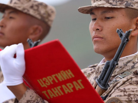 “Оюутан цэрэг”-үүд тангаргаа өргөлөө