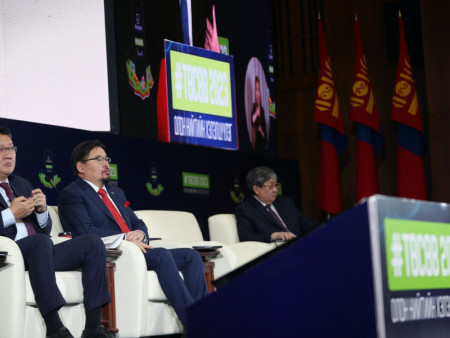 Ирэх оны төсвийн төсөлд олон нийтээс санал авах танхимын хэлэлцүүлэг өнөөдөр эхэллээ