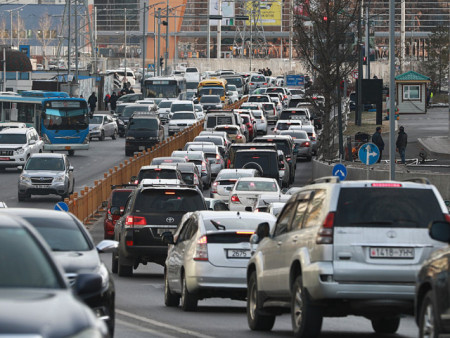 Тэгш дугаартай тээврийн хэрэгсэл өнөөдөр хөдөлгөөнд оролцоно
