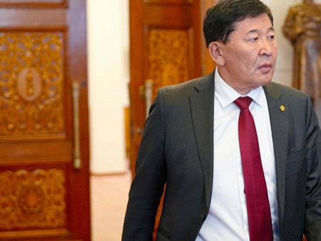 Монголын ард түмний баялгийг хог гэж доромжлогч этгээд улс төрөөс зайлах ёстой!