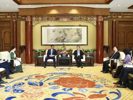 Монгол Улсын Ерөнхийлөгч У.Хүрэлсүхэд БНХАУ-ын Төрийн зөвлөлийн Ерөнхий сайдын орлогч Дин Шюэшян бараалхлаа