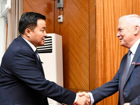 Польш-Монголын парламентын бүлгийн дарга Станислав Горчыца тэргүүтэй төлөөлөгчид Монгол Улсад айлчилж байна