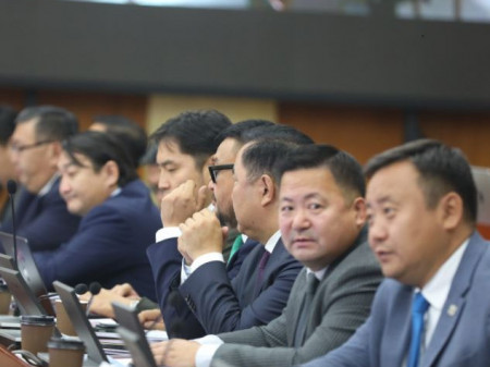 ХАЛЗАНБҮРЭГТЭЙН СОНСГОЛ: Хайгуулын тусгай зөвшөөрөл 2000 онд, иргэнд олгогджээ